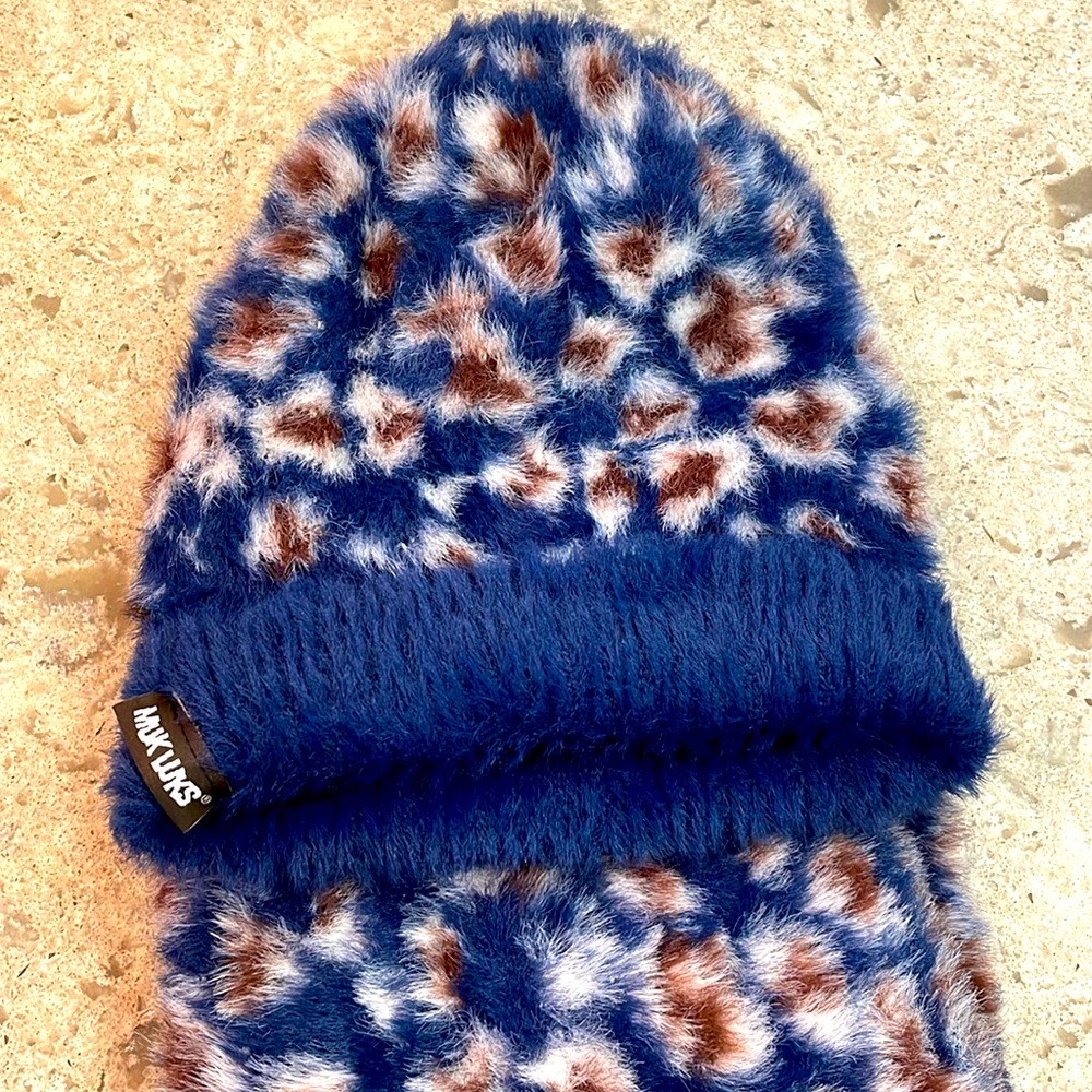 Muk Luks hat & infinity scarf set - new!